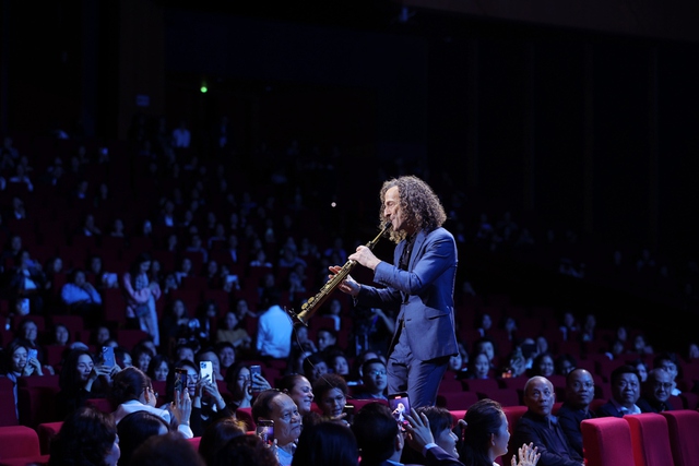 Đ&ecirc;m nhạc Kenny G Live in Vietnam để lại nhiều cảm x&uacute;c cho người h&acirc;m mộ - Ảnh 3.