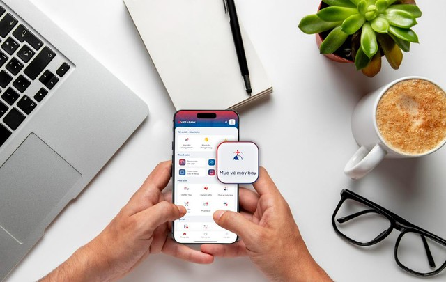 Người tất bật xếp h&agrave;ng, người đủng đỉnh đặt v&eacute; t&agrave;u tr&ecirc;n VietABank EzMobile tiết kiệm 100.000 đồng - Ảnh 4.