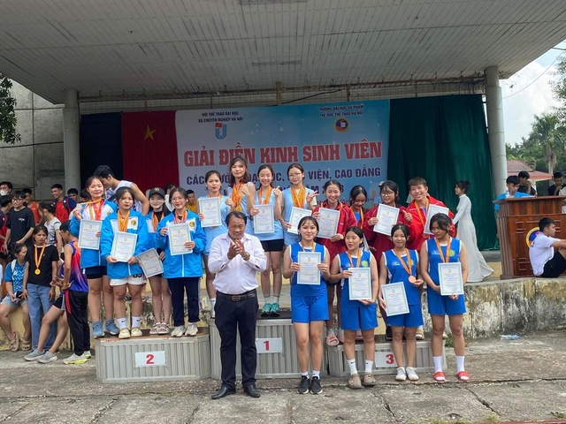 Học viện Nông nghiệp Việt Nam đoạt Nhất toàn đoàn tại giải Điền kinh sinh viên các trường Đại học, Học viện và Cao đẳng khu vực Hà Nội 2023 - Ảnh 9.