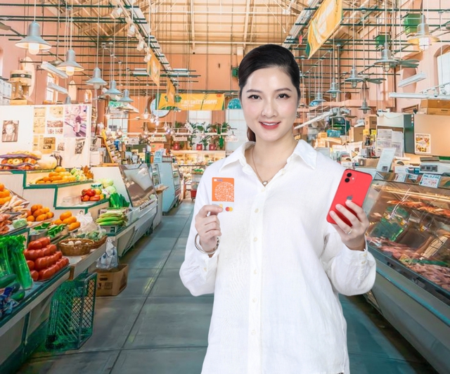 Xạ thủ Ho&agrave;ng Xu&acirc;n Vinh, cầu thủ Duy Mạnh, MC M&ugrave; Tạt đều h&agrave;o hứng với tấm thẻ n&agrave;y - Ảnh 1.