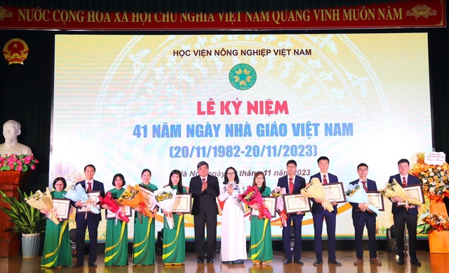Học viện Nông nghiệp Việt Nam: Long trọng tổ chức Lễ kỷ niệm 41 năm ngày Nhà giáo Việt Nam - Ảnh 4.