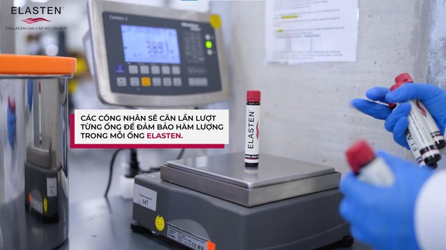 Hoa hậu Đo&agrave;n Thi&ecirc;n &Acirc;n kh&aacute;m ph&aacute; quy tr&igrave;nh sản xuất nghi&ecirc;m ngặt b&ecirc;n trong nh&agrave; m&aacute;y collagen số 1 tại Đức - Ảnh 2.
