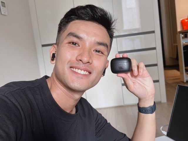 Youtuber Emily N&egrave; v&agrave; A S&iacute;ng Đi Đại H&agrave;n chuộng tai nghe TWS si&ecirc;u chống ồn, pin si&ecirc;u tr&acirc;u - Ảnh 4.