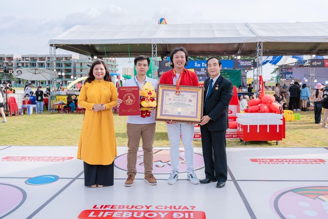 Lifebuoy chính thức xác lập kỷ lục Bộ trò chơi Ô Ăn Quan lớn nhất Việt Nam - Ảnh 4.