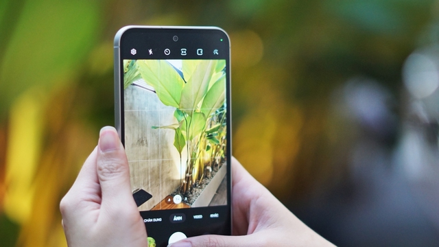 Fan Việt &ldquo;sướng rơn&rdquo; khi được chị đẹp Lee Hyori chia sẻ ảnh chụp bằng Galaxy S23 FE - Ảnh 5.