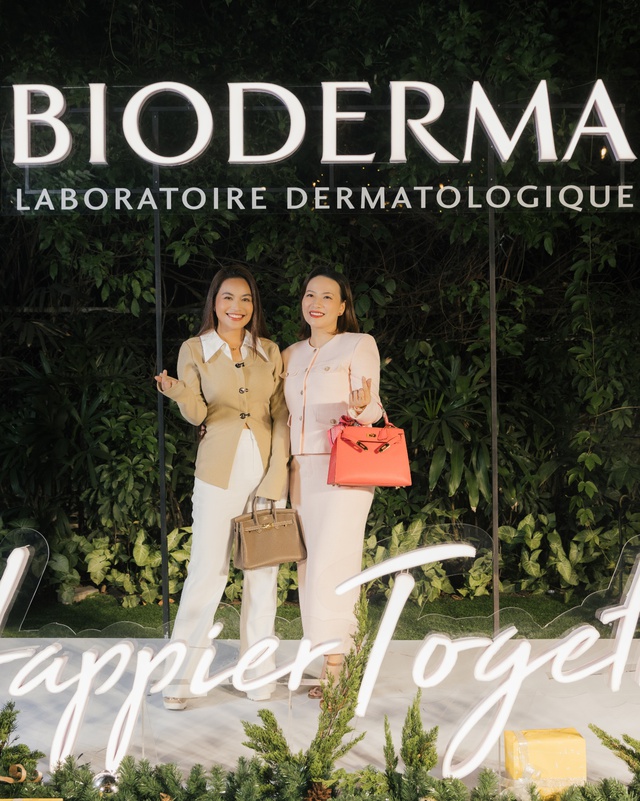 Tận hưởng m&ugrave;a Gi&aacute;ng sinh ngập tr&agrave;n hạnh ph&uacute;c với đ&ecirc;m tiệc Happier Together từ BIODERMA - Ảnh 3.