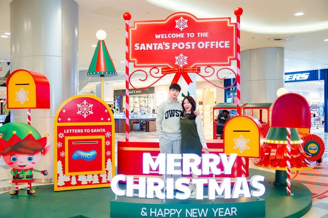Tọa độ check-in mới: Vùng đất Giáng sinh nhiệm màu SC VivoCity - Ảnh 1.