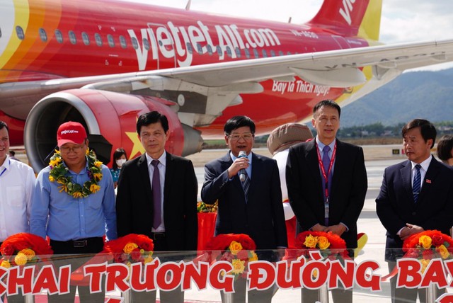 T&agrave;u bay mang biểu tượng du lịch TP. Hồ Ch&iacute; Minh đ&aacute;p xuống Điện Bi&ecirc;n - Ảnh 3.