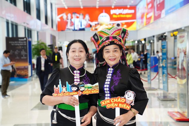 T&agrave;u bay mang biểu tượng du lịch TP. Hồ Ch&iacute; Minh đ&aacute;p xuống Điện Bi&ecirc;n - Ảnh 4.