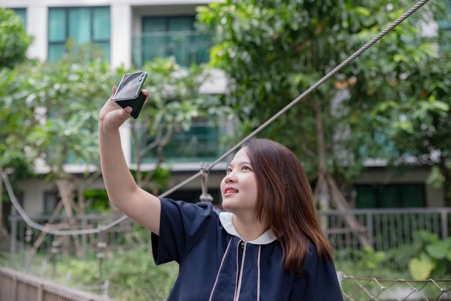 Cặp vợ ch&ocirc;̀ng trẻ quản l&yacute; &acirc;m nhạc - s&aacute;ng tạo n&ocirc;̣i dung b&ocirc;̃ng th&acirc;́y c&ocirc;ng vi&ecirc;̣c, cu&ocirc;̣c s&ocirc;́ng đ&ecirc;̀u &ldquo;tr&ocirc;i chảy&rdquo; nhờ m&oacute;n đồ n&agrave;y - Ảnh 4.