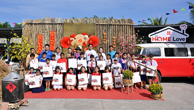 Nối dài yêu thương, chuyến xe Home Love tiếp tục lăn bánh “Mang Tết Ấm về Bạc Liêu” - Ảnh 11.