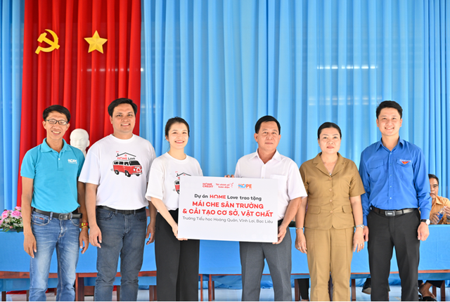 Nối dài yêu thương, chuyến xe Home Love tiếp tục lăn bánh “Mang Tết Ấm về Bạc Liêu” - Ảnh 8.