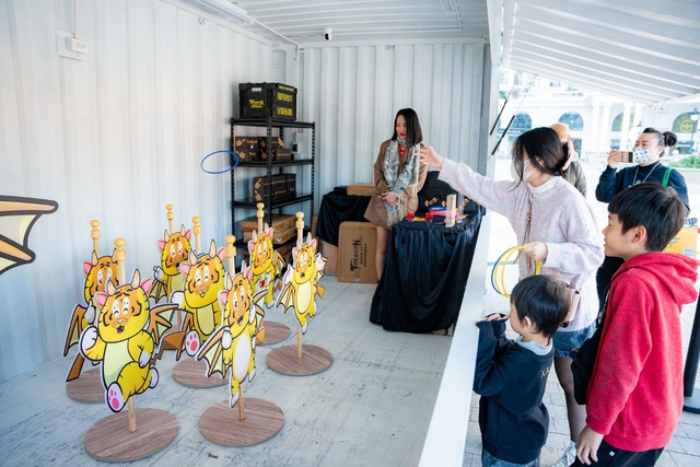 Hội chợ Art toy Giáng sinh quốc tế tại Vincom gây bão dịp lễ hội cuối năm - Ảnh 7.