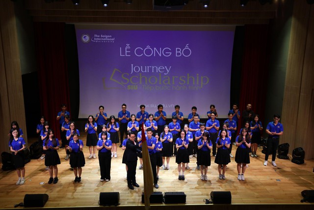 SIU “tiếp lửa” ước mơ cho học sinh có hoàn cảnh khó khăn - Ảnh 1.