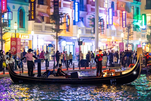 Kh&aacute;m ph&aacute; tour du lịch đ&ecirc;m cực đ&atilde; cho giới trẻ H&agrave; th&agrave;nh dịp lễ n&agrave;y - Ảnh 8.
