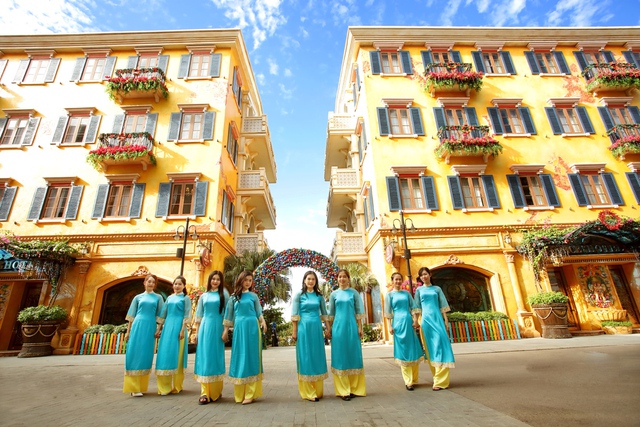 Đến Venice Hotel Phú Quốc đi chợ, ngắm pháo hoa và đón giao thừa bên bờ biển - Ảnh 1.