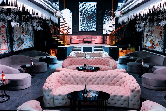 Sự l&ocirc;̣t xác &acirc;́n tượng của Carol Lounge - Tụ điểm giải tr&iacute; phong cách Ai C&acirc;̣p tại Đà Nẵng - Ảnh 3.
