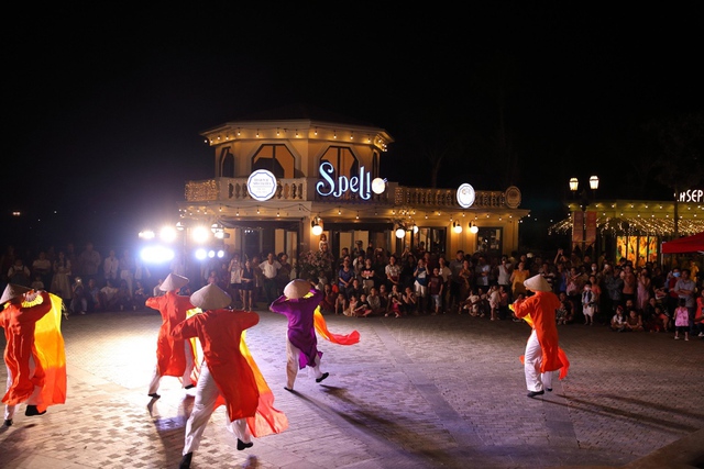Đến Venice Hotel Phú Quốc đi chợ, ngắm pháo hoa và đón giao thừa bên bờ biển - Ảnh 5.