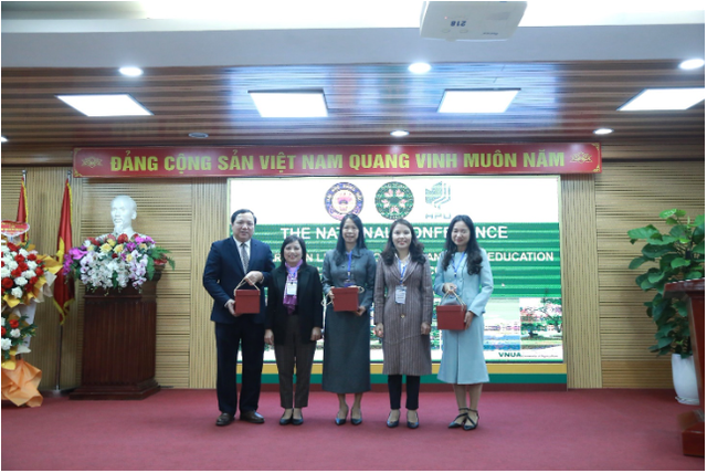 Hội thảo Quốc gia Nghiên cứu ngoại ngữ và giảng dạy ngoại ngữ tại các trường Đại học, Cao đẳng - Ảnh 9.