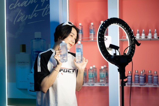 Th&iacute; sinh KOC VIETNAM 2023 gặp thử th&aacute;ch khi nhận đề b&agrave;i từ top 5 sản phẩm sở hữu lượt mua khủng tr&ecirc;n TikTok Shop - Ảnh 2.