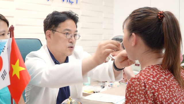 Thẩm mỹ chuẩn H&agrave;n với b&aacute;c sĩ H&agrave;n Quốc tại Việt Nam - Ảnh 2.
