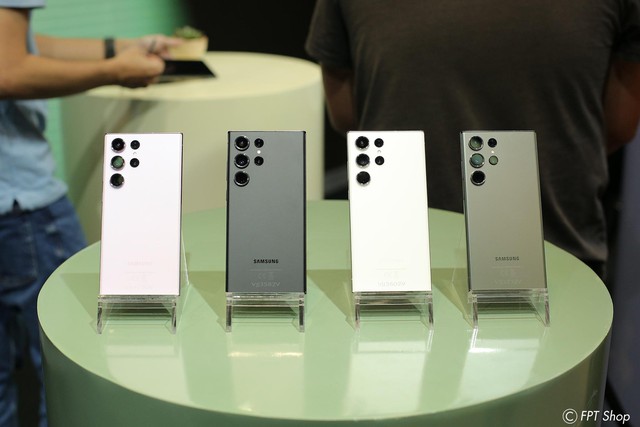 Khách hàng đặt trước Galaxy S23 Series, FPT Shop tặng ưu đãi đến 8 triệu đồng - Ảnh 1.