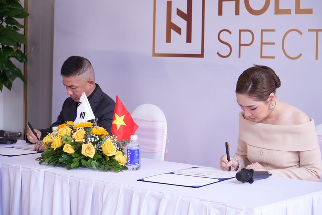 Thanh Thanh Huyền c&ugrave;ng nhiều KOC l&agrave;m đẹp hội tụ, c&ugrave;ng nhau &ldquo;giải m&atilde; l&agrave;n da&rdquo; với c&ocirc;ng nghệ Hollywood Spectra tại Zema Việt Nam - Ảnh 3.