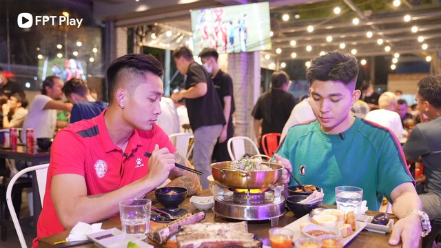 Thỏ Trắng Jun Phạm đồng hành cùng V.League trên FPT Play - Ảnh 2.
