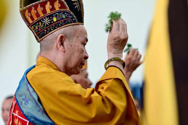 Nhiều hoạt động &yacute; nghĩa trong Lễ v&iacute;a Qu&aacute;n Thế &Acirc;m Bồ T&aacute;t tại n&uacute;i B&agrave; Đen T&acirc;y Ninh - Ảnh 2.