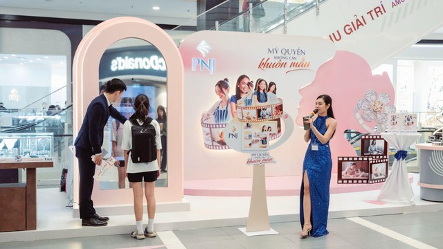 Gương cảm ứng đa sắc PNJ - Điểm trải nghiệm đầy th&uacute; vị d&agrave;nh cho ph&aacute;i đẹp dịp 8/3 - Ảnh 2.