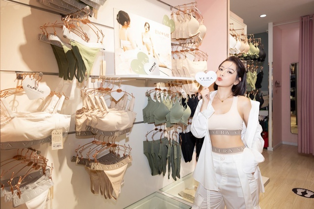 Vera chính thức bắt tay với Chi Pu ra mắt dự án Vera by Chi Pu - Ảnh 4.