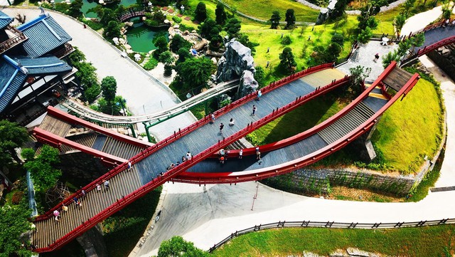 Vui từng khoảnh khắc tại &ldquo;thi&ecirc;n đường vui chơi giải tr&iacute;&rdquo; Sun World Ha Long - Ảnh 2.