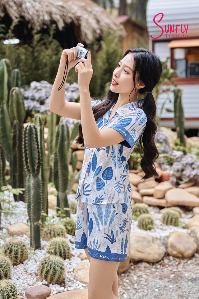Sunfly ghi dấu thanh xu&acirc;n trong BST First Memory đ&oacute;n đầu m&ugrave;a thời trang Xu&acirc;n H&egrave; 2023 - Ảnh 8.