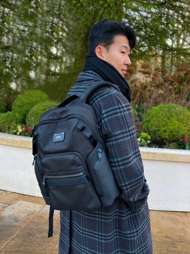 TUMI ra mắt chiến dịch &ldquo;Unpack Tomorrow&rdquo; cho BST m&ugrave;a xu&acirc;n 2023 v&agrave; giới thiệu c&aacute;c th&agrave;nh vi&ecirc;n trong &ldquo;Tumi Crew&rdquo; - Ảnh 3.