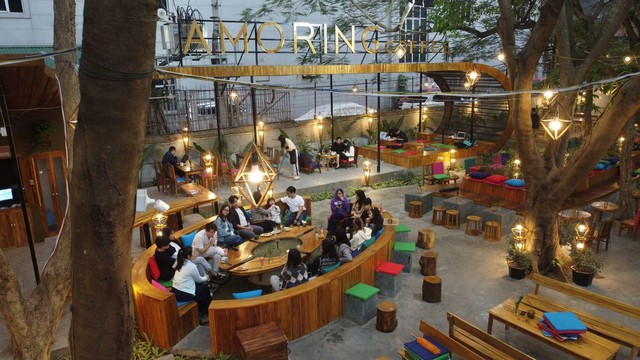Quán cafe hơn 1000m² xanh mướt, có tất cả những gì giới trẻ cần gần Đại học Hà Nội - Ảnh 3.