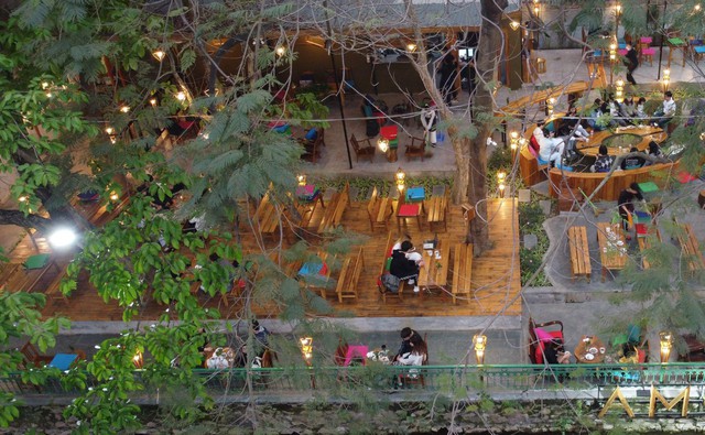 Quán cafe hơn 1000m² xanh mướt, có tất cả những gì giới trẻ cần gần Đại học Hà Nội - Ảnh 8.