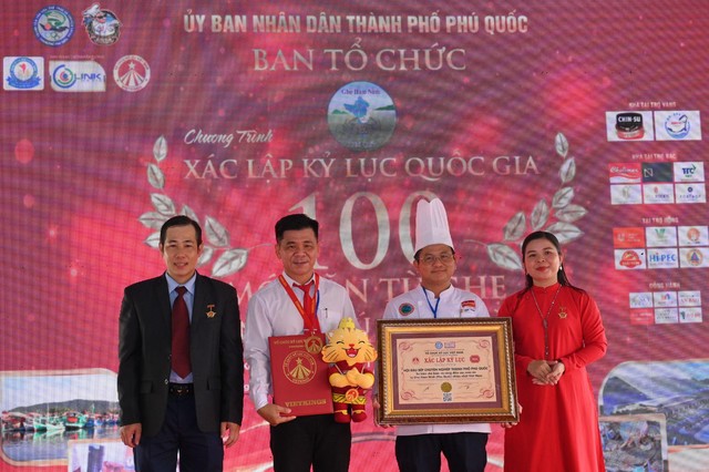 Mãn nhãn với 100 món ghẹ Hàm Ninh xác lập kỷ lục quốc gia - Ảnh 1.