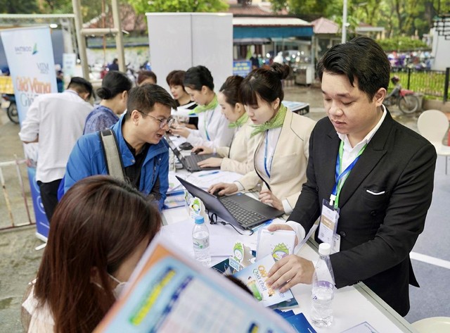 Hàng nghìn khách tham gia hoạt động cùng Bamboo Airways tại Hội chợ Du lịch quốc tế - Ảnh 3.