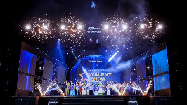 Học sinh H&agrave; Nam &ldquo;đốt ch&aacute;y&rdquo; s&acirc;n khấu Chung kết T&agrave;i năng FSchools Talent Show 2023 - Ảnh 6.