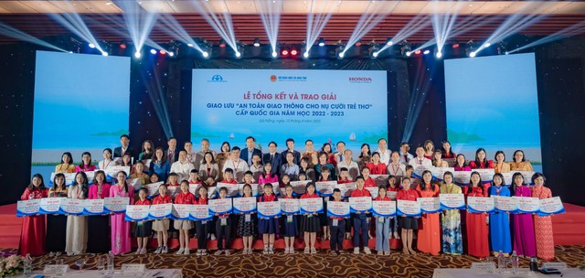 Honda Việt Nam trao hơn 1.500 giải trong cuộc thi An toàn giao thông cho nụ cười trẻ thơ năm học 2022 - 2023 - Ảnh 2.