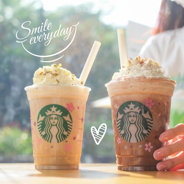 N&oacute;ng nhất l&uacute;c n&agrave;y kh&ocirc;ng phải trời h&egrave; 38 độ, m&agrave; l&agrave; bộ đ&ocirc;i ưu đ&atilde;i k&eacute;p từ Starbucks tr&ecirc;n ShopeeFood - Ảnh 1.