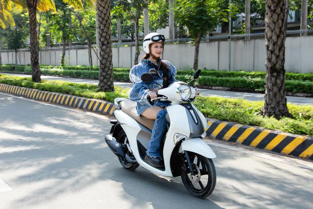 Liz Ngụy Th&ugrave;y Linh b&ugrave;ng nổ nhan sắc trong bộ ảnh mới - Ảnh 4.