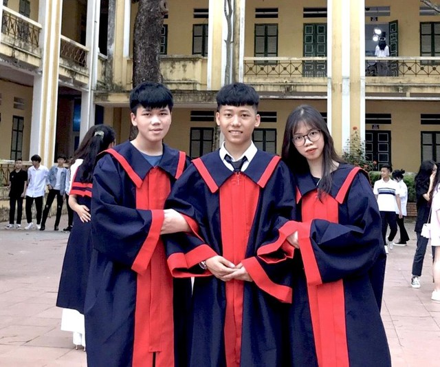 G&oacute;c bạn nh&agrave; người ta: Bộ ba BTS rủ nhau thi học bổng, cả 3 c&ugrave;ng xuất sắc th&agrave;nh c&ocirc;ng - Ảnh 1.