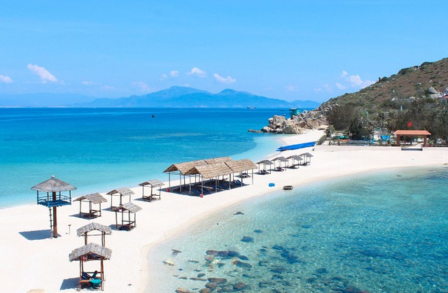 Giải mã lý do người trẻ đổ xô đi du lịch Nha Trang dịp lễ này! - Ảnh 1.