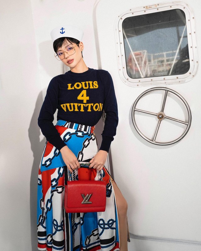 Khuấy động m&ugrave;a du lịch với BST Louis Vuitton Nautical 2023 - Ảnh 1.