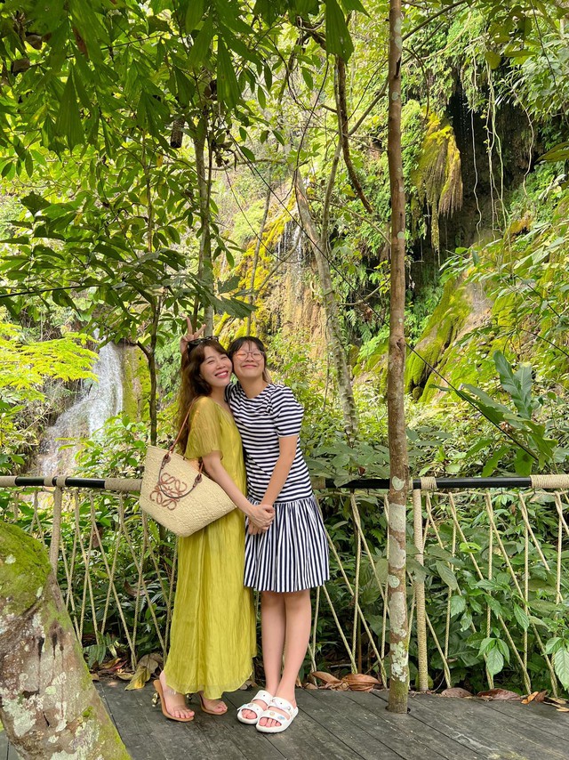 Hiền Thục, Diệp Chi x&uacute;c động trước &ldquo;vẻ đẹp đời thường&rdquo; trong phim ngắn của PNJ - Ảnh 2.