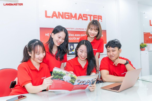 Unlock Your Power 2023: &ldquo;Điểm s&aacute;ng&rdquo; trong văn h&oacute;a của giảng vi&ecirc;n Langmaster - Ảnh 1.