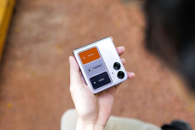 Ngọc Thanh T&acirc;m v&agrave; Kh&aacute;nh Vy đều th&iacute;ch m&ecirc; OPPO Find N2 Flip, l&yacute; do v&igrave; sao? - Ảnh 2.