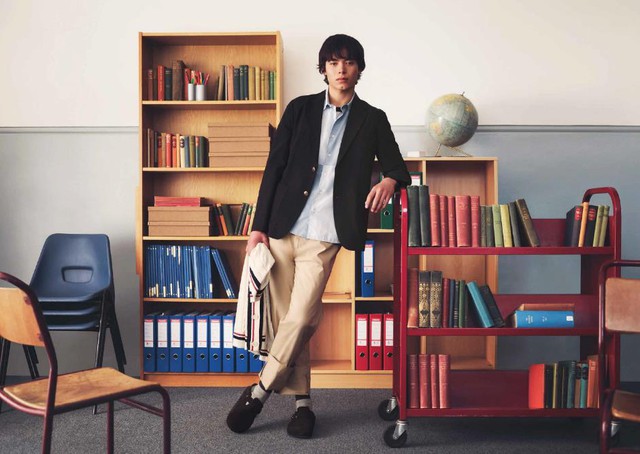 Biến h&oacute;a với phong c&aacute;ch Preppy hiện đại c&ugrave;ng c&aacute;c item từ BST UNIQLO and JW Anderson mới nhất - Ảnh 3.