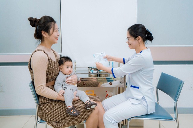 Kh&ocirc;ng thể ngờ vắc xin lại được bảo quản v&agrave; tu&acirc;n thủ quy tr&igrave;nh ti&ecirc;m chủng khắt khe đến như vậy! - Ảnh 3.